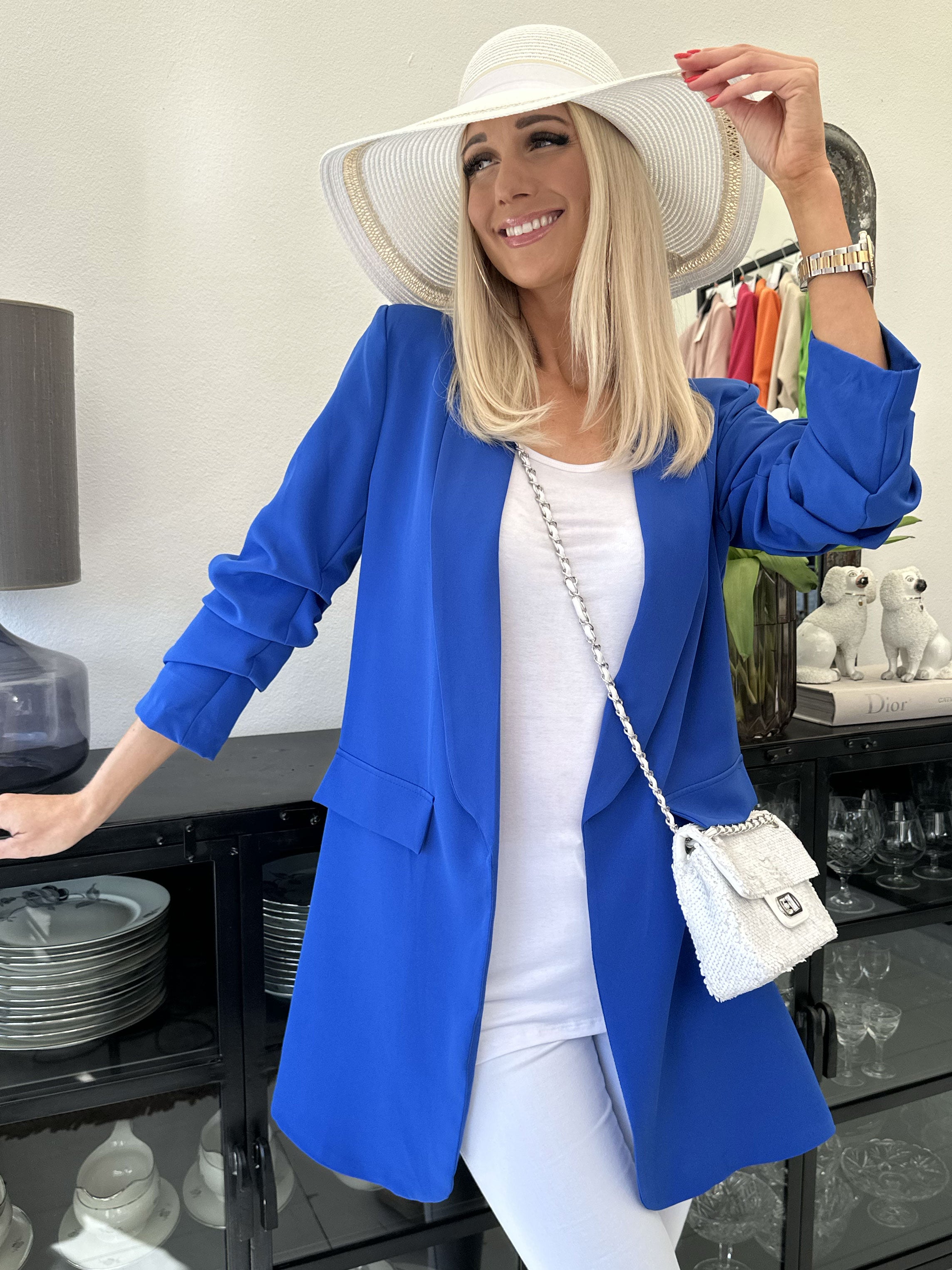 Mila Long - Stilren blazer med rynk på ærmet